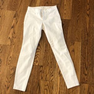 Women’s Jessica Simpson white jeans.